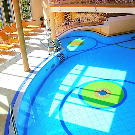 Hotel Neue Post 4*