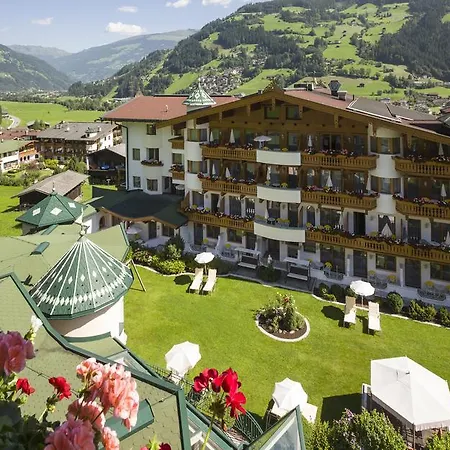 Hotel Neue Post 4*