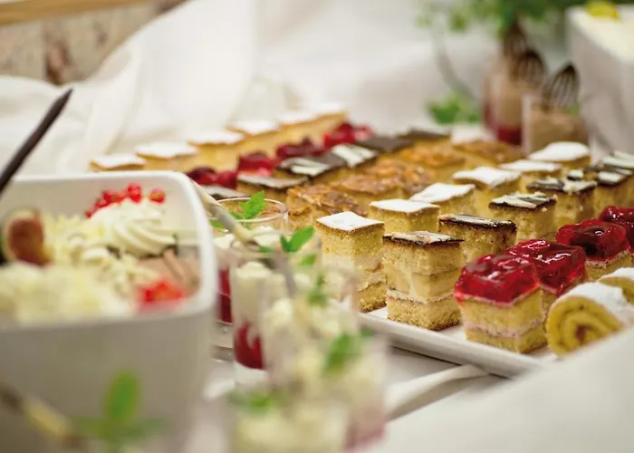 Neue Post Отель Хиппах